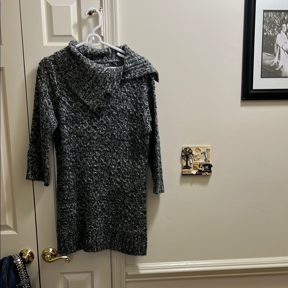 Roz & Ali Black & White Cowl Neck Sweater
